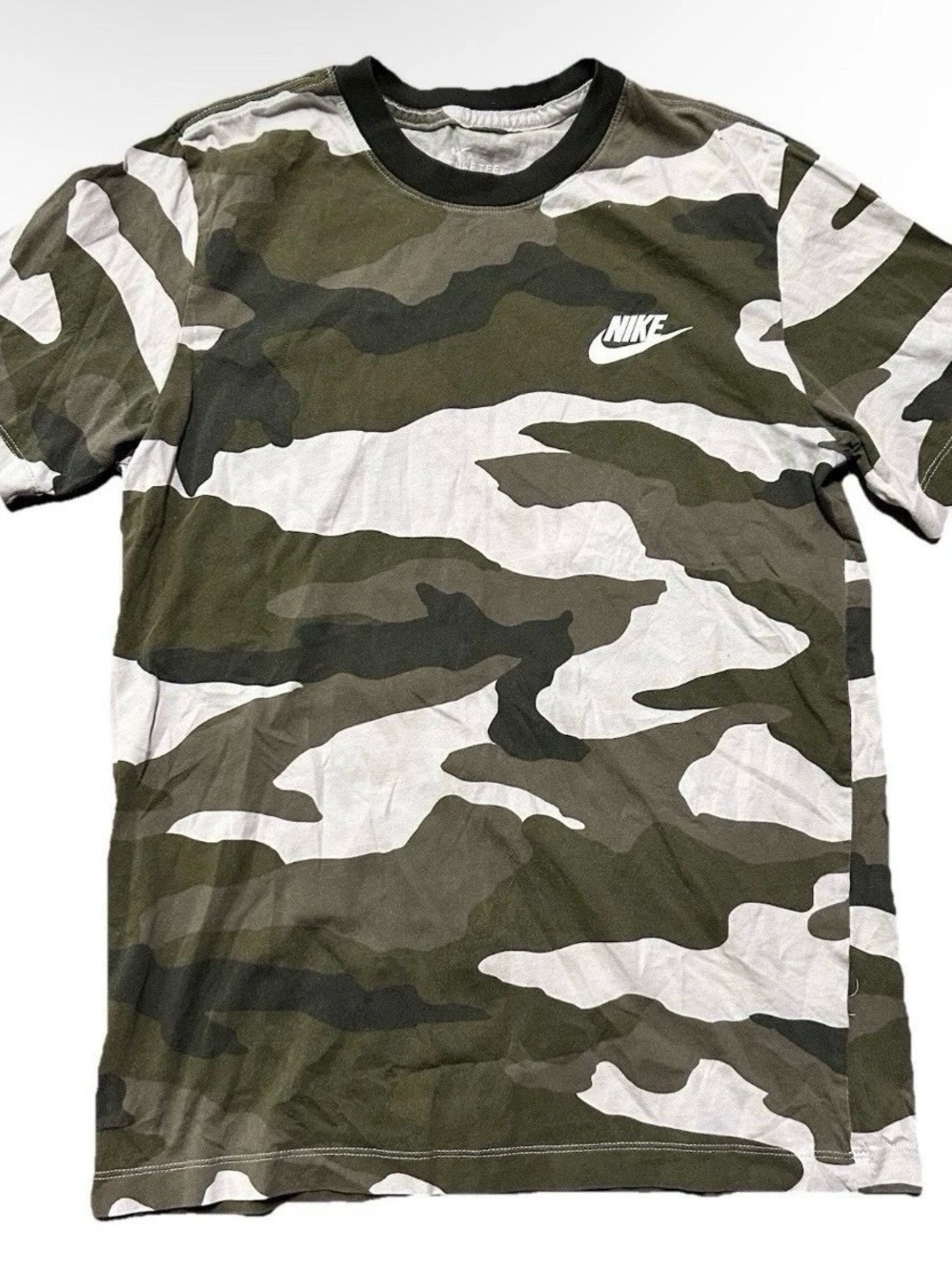 Men’s Nike The Nike Tee Camouflage T Shirt Size Small